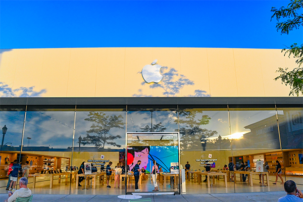 Apple Store at Derby Street Shops